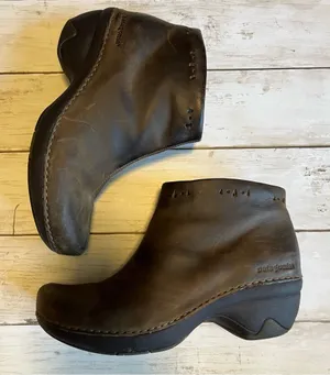 Patagonia Womens Better Clog Leather Ankle Boots Deep Espresso Brown #1267 thumbnail 1