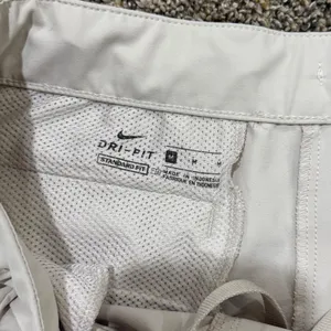 Nike Dri-FIT Womens Golf‎ Shorts beige Standard Fit Size Medium Athletic thumbnail 2