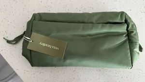 Vera Bradley Medium Cosmetic Bag NWT thumbnail 1