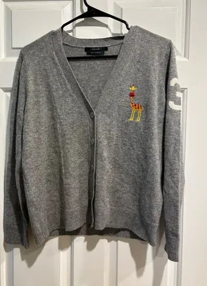 Cashmere v neck sweater cardigan gray giraffe appliqué sz M whimsical preppy thumbnail 1
