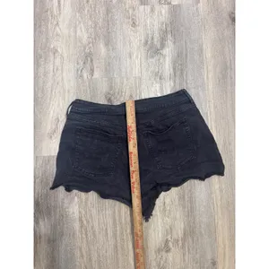 Good American Black High Rise Frayed Raw Hem Denim Shorts Size 12/31 GCS032C thumbnail 6