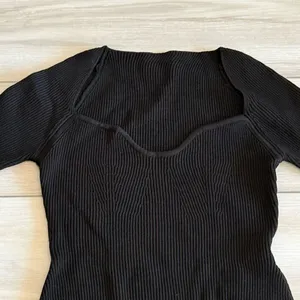 Commense Elegant Sweater BLACK Medium NWT IN PACKAGE thumbnail 5