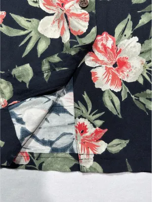 Island Traders Medium Black Floral Hawaiian Shirt – Paradise thumbnail 3