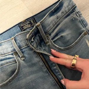 Abercrombie & Fitch Ultra High Rise Skinny Jeans thumbnail 3