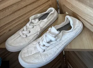 Women’s White Eyelet Sneakers 10 thumbnail 1