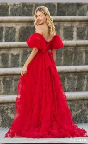 Red Dress thumbnail 1