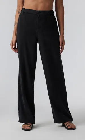Vuori Coastline Wide Leg Pants in Black thumbnail 1