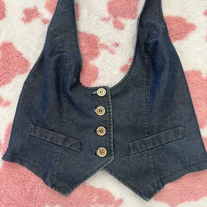 ✨ Y2K Denim Open-Back Vest Top – Ultra Flattering, Rare Find Small ✨ thumbnail 3