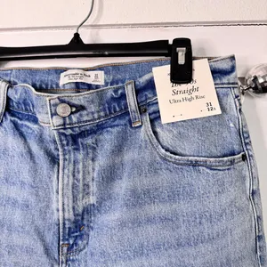 Abercrombie NEW 90s Straight Ultra High Rise Jeans thumbnail 4