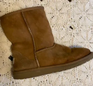 Women’s UGG short classic boots size 6 chestnut tan light brown Good condition thumbnail 3