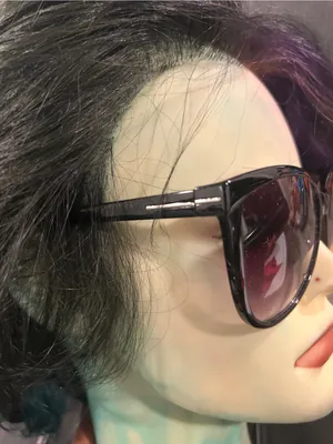 Steve Madden Black Frame Sunglasses with Dark Gradient Lenses thumbnail 5