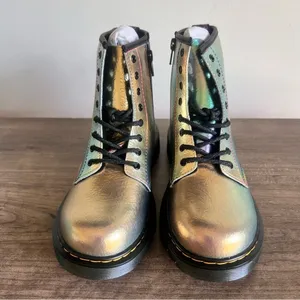 DR. MARTENS NEW Junior 1460 Lace Up Unisex Boots Size 5 or 4 #B1175 B1123 thumbnail 3