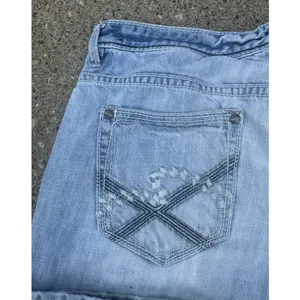 Madison Denim Women's Low Rise Flare Leg Distress SZ 7/8 Dark Stitch Embroidery‎ thumbnail 10