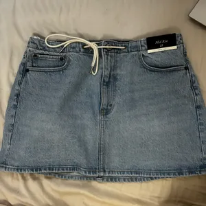 Abercrombie Curve Love Mid Rise Denim Mini Skirt 27 thumbnail 5