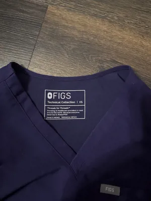 FIGS Scrub Top Women’s One-Pocket thumbnail 3