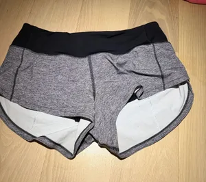 Lululemon Speed Up Low-Rise 2.5" Shorts thumbnail 1