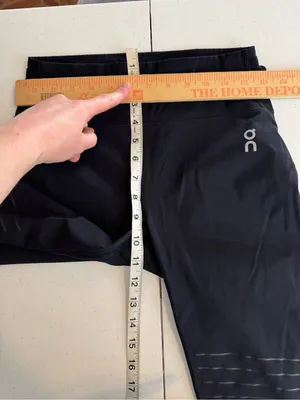 On Running Women Trail Tights Black Cropped Athletic Leggings‎ size small thumbnail 5