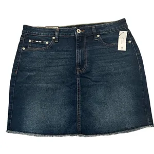 New Women’s DKNY Mid Rise Denim Skirt Size 12 thumbnail 2