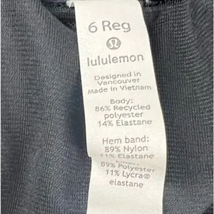 Lululemon Hotty Hot Short II *2.5" Black size 6 thumbnail 6