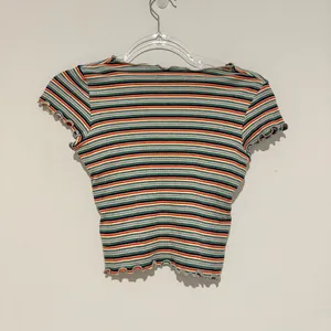Brandy Melville Wynn Rainbow Stripe Lettuce Hem Scalloped Baby Tee 80s/90s‎ OS thumbnail 3