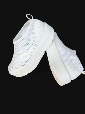 OOFOS OOmega Chukka White Slip On Recovery Sneakers Size 6 NIB thumbnail 2