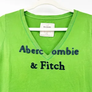 Abercrombie & Fitch A&F Womens Y2K Preppy Cotton V-Neck Short‎ Sleeve Tee Size L thumbnail 2