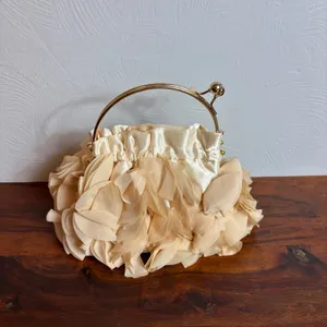 Elegant Clasp Flower Clutch Evening Bag Champagne Gold Chain thumbnail 3