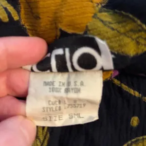 Clio 90s Shirt Tropical Floral‎ Black Rayon Crinkle Button Down Short Sleeve thumbnail 3