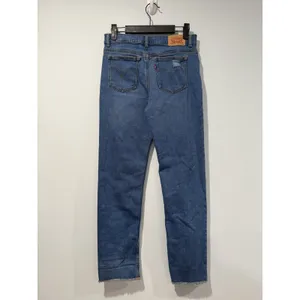Levis Low Pro Straight Jean Women 27" Raw Hem Travel Vacation Stretch Distressed thumbnail 2