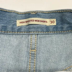 Levi's High Waisted Mom Denim Jean Cut-Off Shorts Womens Size 30 Blue‎ White NEW thumbnail 2