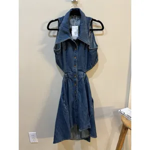 Urban Revivo COTTON STRETCHABLE‎ DENIM CUT-OUT SLEEVELESS BUTTON FRONT DRESS thumbnail 5