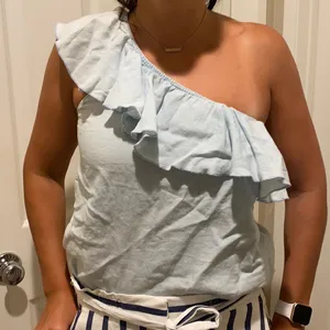 Melrose & Market XS Blue One Shoulder Too GUC thumbnail 1