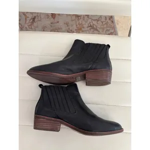 Gianni Bini Womens Black Leather Chelsea Ankle Boots Pointed Toe Block Heel thumbnail 5