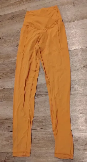 High-Waist Leggings with Side Pockets thumbnail 1