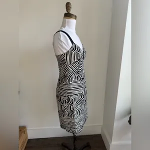 Trina Turk Black And White Geometric Pattern Cocktail Dress Size 2 thumbnail 2