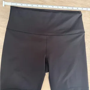 Lululemon Align High Rise Bike Shorts Black 6” Size 10 Yoga Gym thumbnail 3