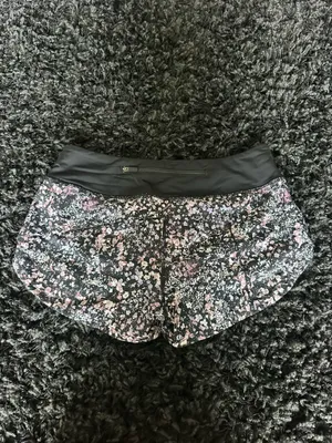 Lululemon Shorts thumbnail 2