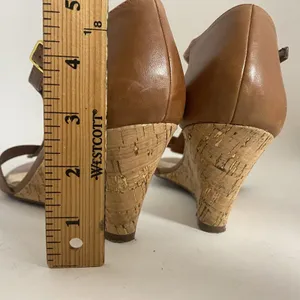 Lauren Ralph Lauren Wedge Sandals Women 10B T Strap Harleen Leather‎ Cork Heels thumbnail 10