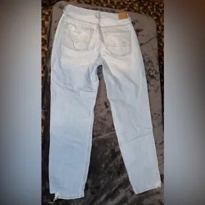 American Eagle Ripped Mom Jean Size 6 Regular thumbnail 10
