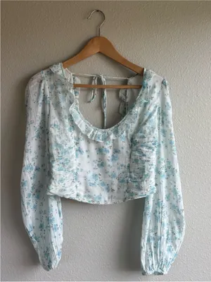 Floral Ruffle Scoop-Neck Crop Top in White and Light Blue thumbnail 4