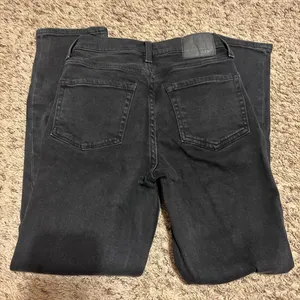 Aeropostale Mom Jeans Ripped High-Rise thumbnail 2