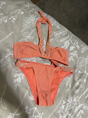 Amazon Bikini thumbnail 1
