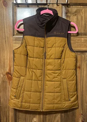 Ariat vest. thumbnail 1