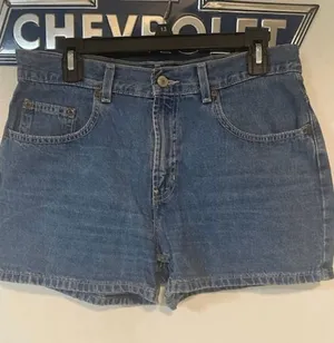 Old Navy Jean Shorts Size 10 thumbnail 1