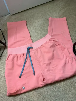Fabletics Scrub Set thumbnail 2