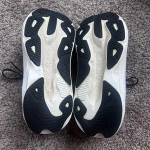 HOKA Skyflow running shoes thumbnail 6