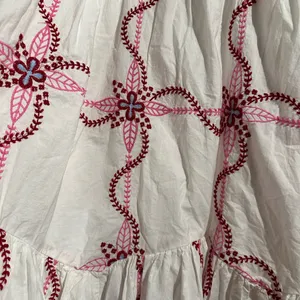 ANTHROPOLOGIE White and Pink EMBROIDERED Baby doll mini dress thumbnail 3
