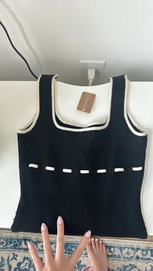 Vestique Black And White Dress thumbnail 3