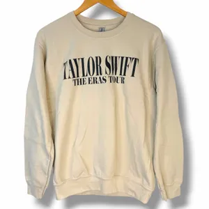 Gildan Taylor Swift Eras Tour LA Crewneck Sweatshirt Beige Long Sleeve Small thumbnail 1