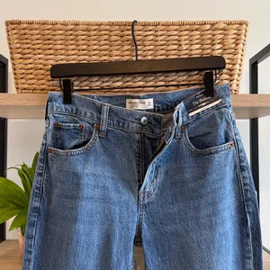 NWT Abercrombie & Fitch The Bootcut Mid Rise Curve Love Jeans, 26 thumbnail 6